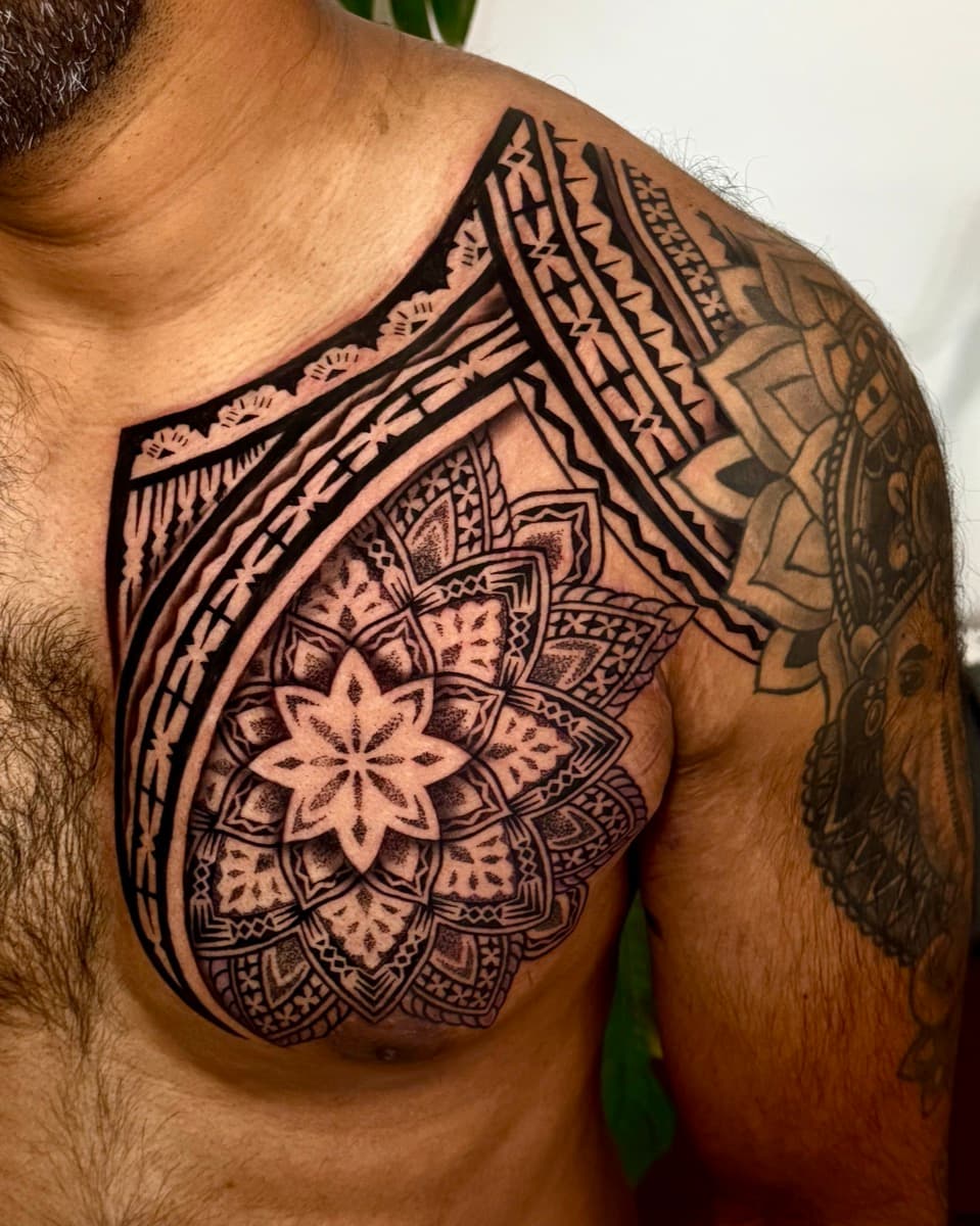 Tattoo session in progress at Memento Tattoo studio